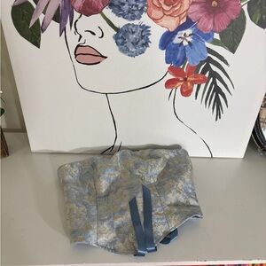 ✨Cider Blue and Cream Floral Bandeau✨